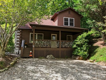 72 Cottontail Trail active home in Dogwood Trails, Maggie Valley, NC