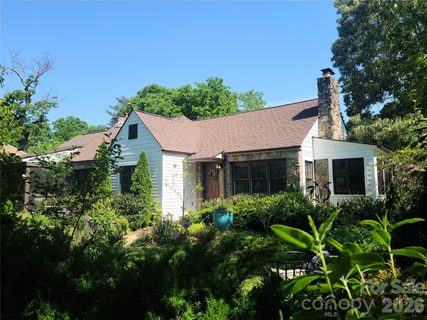 15 Warwick Place pending home in Grove Park, Asheville, NC