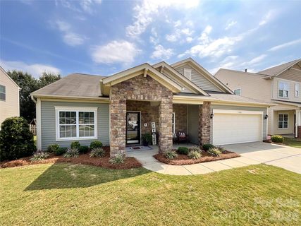 1401 Yellow Daisy Drive active home in Fairhaven, Matthews, NC