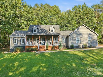A home in Meadowbrook Farms