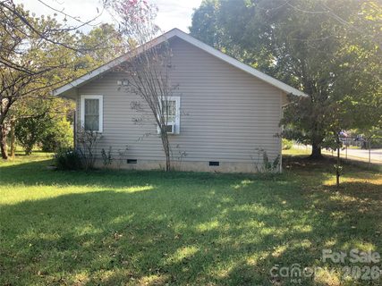 17 Buttonwood Court active home in Rankin Heights, Asheville, NC