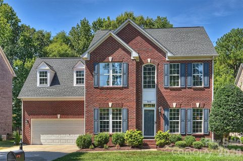 5632 Wrenfield Court active home in Berkeley, Charlotte, NC
