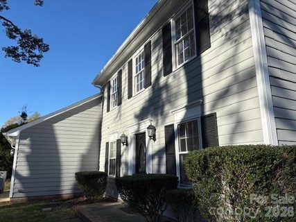 5324 Donnefield Drive active home in Cheverton, Charlotte, NC