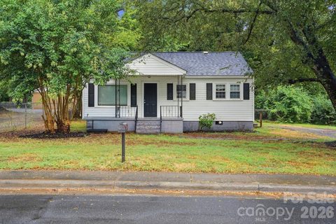2955 Amay James Avenue active home in Reid Park, Charlotte, NC