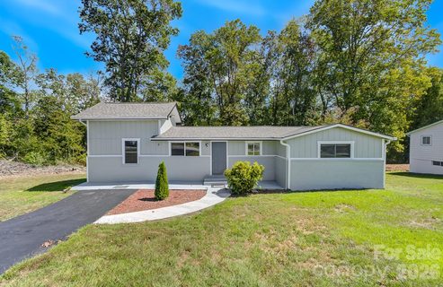 21 Oak Hill Drive active home in J A Baker, Asheville, NC