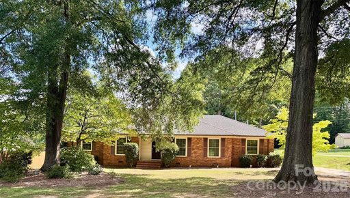 Homes in Idlewood, Matthews