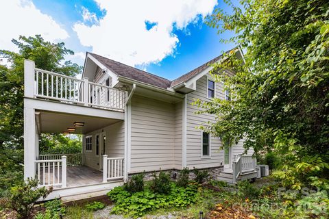 11 Lila Lane active home in Mount Soma, Clyde, NC