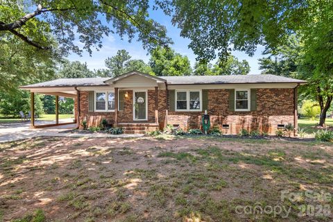 5654 Chadwick Court active home in Riverside, Rock Hill, SC