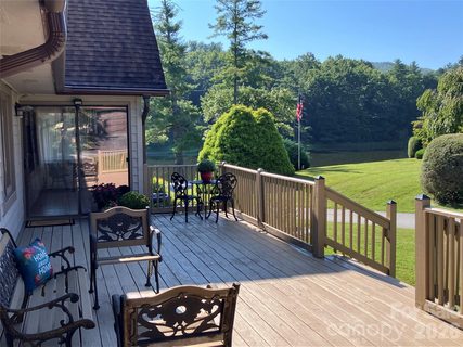 12 Willow Park Lane pending home in Willow Lake, Hendersonville, NC