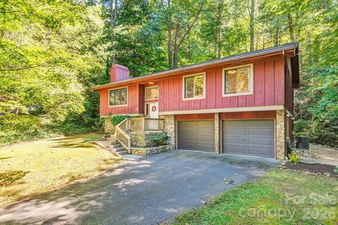 5 Brook Terrace pending home in Chunns Cove, Asheville, NC