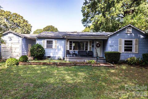 3828 Plainview Road active home in Enderly Park, Charlotte, NC