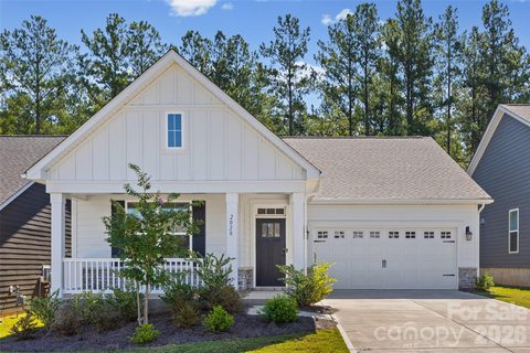 2028 Skyhawk Drive active home in Westport, York, SC