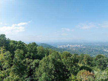 99999 Westhaven Drive active home in Sunset Mountain, Asheville, NC