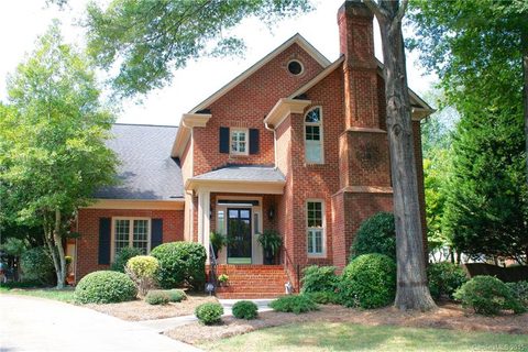 301 Bradwyck Court sold home in Benton Woods, Matthews, NC