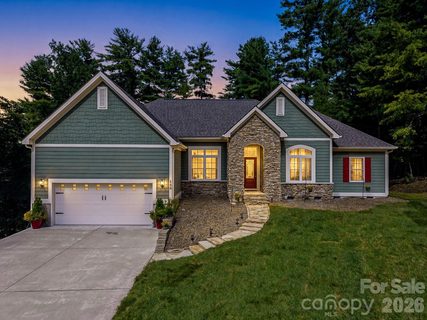 168 Willow Place Circle active home in Willow Place, Hendersonville, NC