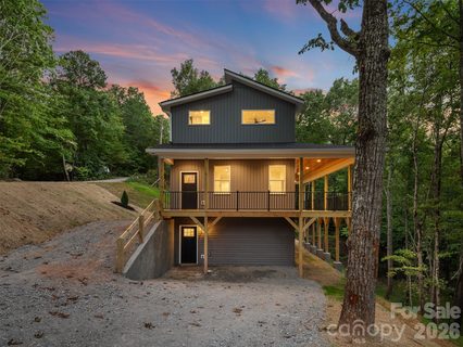 160 Blossom Ridge active home in Meadow View Estates, Leicester, NC
