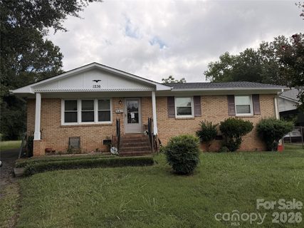 1236 Mt Kisco Drive active home in Hidden Valley, Charlotte, NC