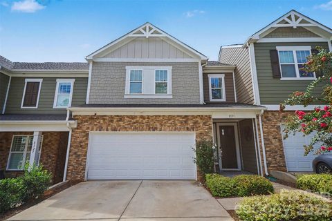 8131 Merryvale Lane active townhome in The Vineyard, Charlotte, NC