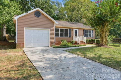7216 Spring Morning Lane pending home in Morris Farms, Charlotte, NC