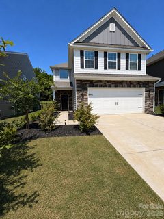 292 Runner Stone Lane active home in Elizabeth, Fort Mill, SC