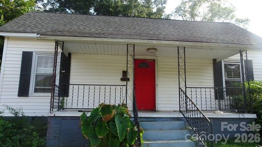 214 E Pressley Avenue pending home in Mooresville Mill Village, Mooresville, NC
