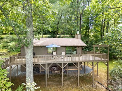 1073 Countryside Drive active home in Countryside Acres, Waynesville, NC