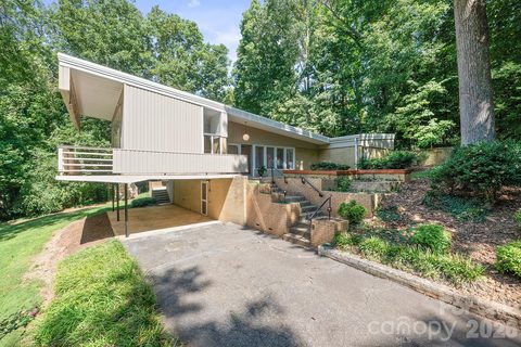 Homes in Fairview Park, Hickory