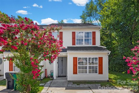 5413 Esther Lane active townhome in Summerville, Charlotte, NC
