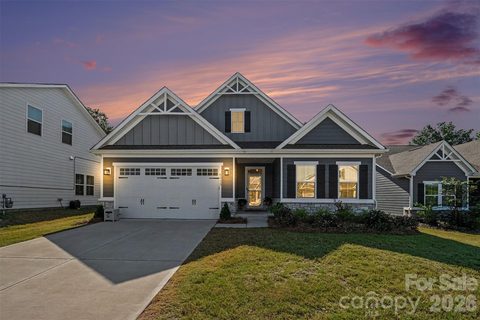 6513 Cumberland Drive pending home in Davis Creek, Harrisburg, NC