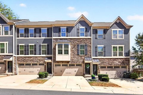 1728 Town Oak Lane pending townhome in Townes Of Oakhurst, Charlotte, NC