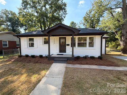 4200 Abbeydale Drive active home in Robinhood Woods, Charlotte, NC
