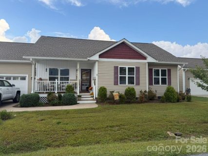 27 Day Lilly Court active home in Riverwind, Hendersonville, NC