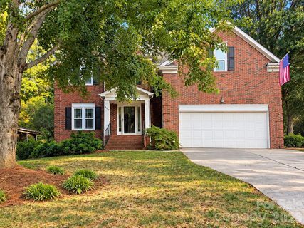 9114 Cameron Wood Drive pending home in Cameron Wood, Charlotte, NC
