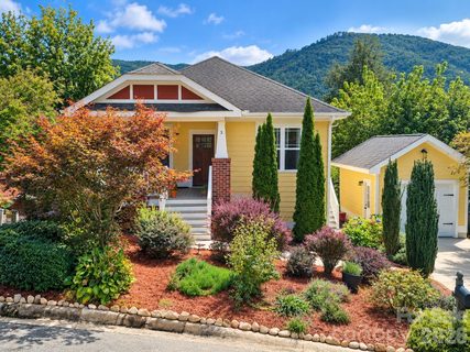 3 Byrdcliffe Lane active home in Byrdcliffe, Asheville, NC