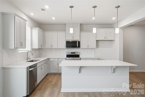 5230 Wyes Oak Lane active home in Cheyney, Charlotte, NC