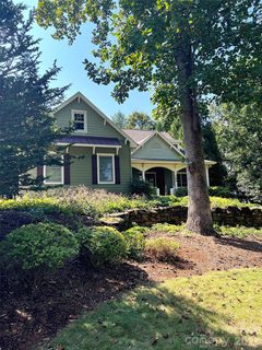 184 Benhurst Court active home in Ridgeview At Sweetwater Hills, Hendersonville, NC