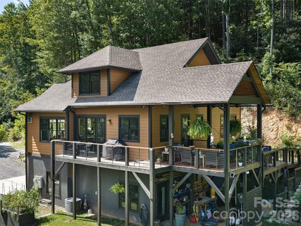95 Merrills Chase Road active home in Merrills Chase, Asheville, NC