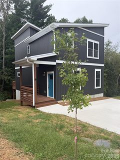 16 Escondido Drive active home in Whitney, Asheville, NC
