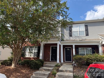 2849 Summergrove Court active home in Summerfield Townhomes, Matthews, NC