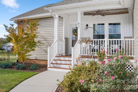 457 Riverwind Drive active home in Riverwind, Hendersonville, NC