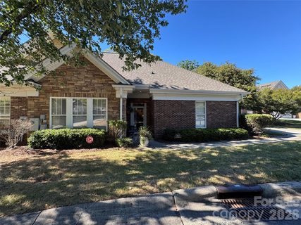 2615 Circa Drive pending home in Bella Sera Villas, Matthews, NC