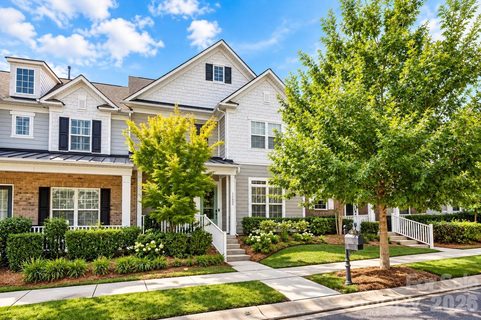 11628 Founders Park Lane active townhome in McCullough, Pineville, NC