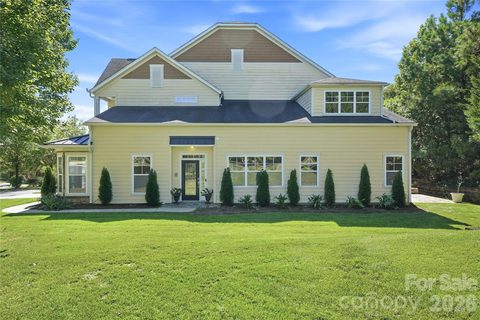 411 Halyard Lane pending townhome in Lake Shore, Tega Cay, SC
