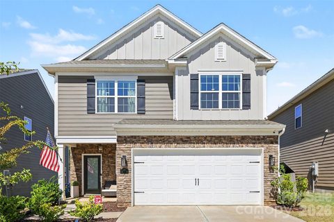 1496 Turkey Roost Road active home in Elizabeth, Fort Mill, SC