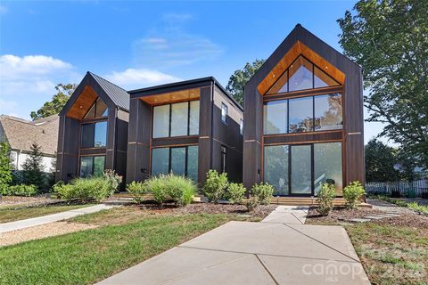 5447 Topping Place active condo in Barclay Downs, Charlotte, NC