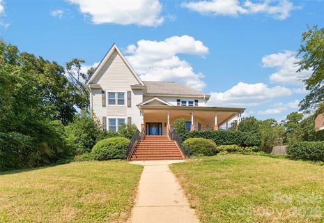1058 13th Avenue Place active home in Forest Oaks, Hickory, NC