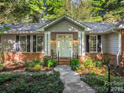 Homes in Teneriffe, Hendersonville