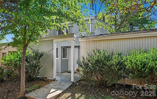 8005 Horse Chestnut Lane active townhome in Raintree, Charlotte, NC