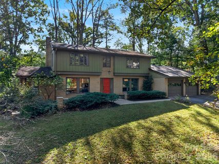 14 Willow Road active home in Forest Park, Asheville, NC