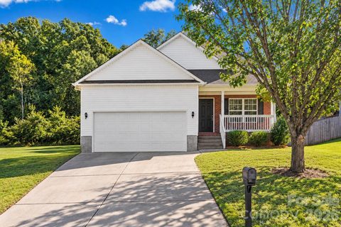 172 Pheasant Ridge Circle active home in Pheasant Ridge, York, SC